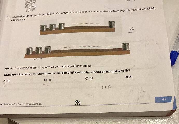 Uzunluktarı 141 cm ve 177 cmolan iki rafa genişlikleri ay gibl diziliyor.