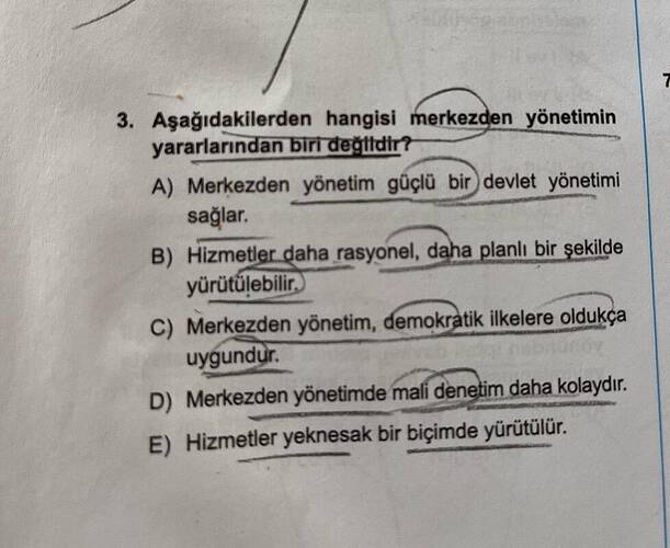 Aşağıdakilerden hangisi merkezden yönetimin yararlarından biri đeğttdir?