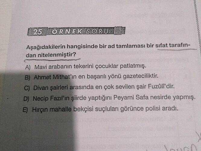 Aşağıdakilerin hangisinde bir ad tamlaması bir sıfat tarafından nitelenmiştir?