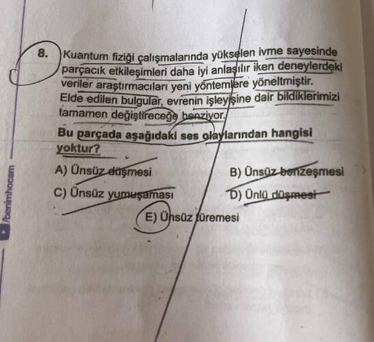Auantum fiziği çalıŞmalarında yüksęlen ivme sayesinde parçacık etkileşimleri daha ivi...