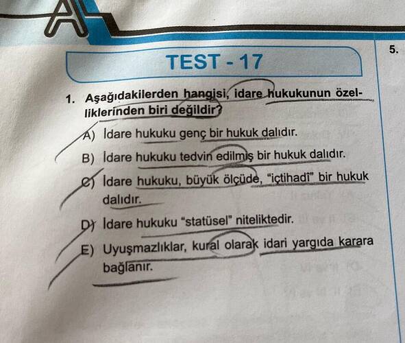 Aşağdakilerden hangisi, idarehukukunun özel- Iiklerínden biri değildir?