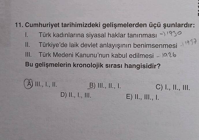 Cumhuriyet tarihimizdeki gelişmelerden üçü şunlardır: Türk kadınlarına siyasal haklar...