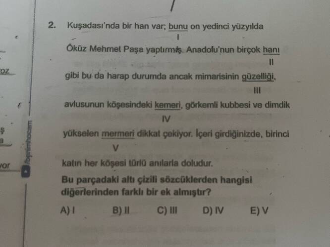 Kuşadası'nda bir han var; bunu on yedinci yüzyilda Oküz Mehmet Paşa yaptırmlş.