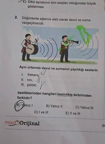 2 göstermesi Düğünlerde eğlence aleti olarak davul ve zurna vazgeçilmezdir.