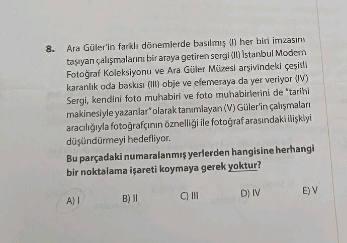 Ara Güler'in farklı dönemlerde basilmiş () her biri imzasını taşıyan çalışmalarını bir...