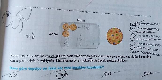 Kenar uzunlukları 32 cm ve 40 cm olan dikdörtgen şeklindeki tepsiye yarıçap uzunluğu 2...